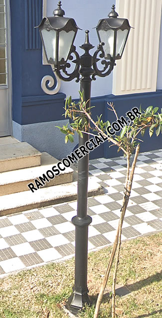 poste de iluminação de praça