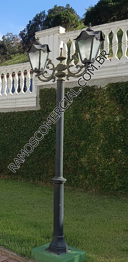 Poste decorativo para jardim