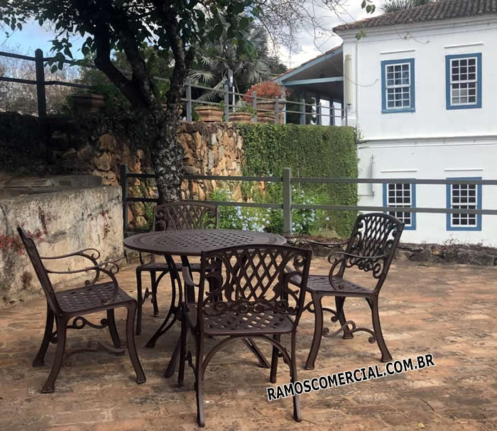 Móveis para piscina condomínio
