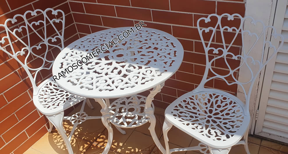 Mesa para jardim com 2 cadeiras em alumínio fundido