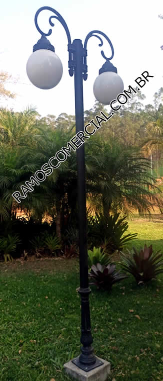 Poste de iluminação para jardim