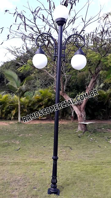 Poste decorativo para jardim