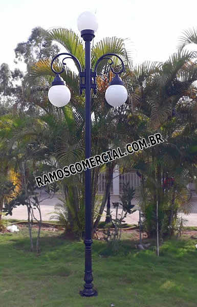 Poste decorativo para condomínio