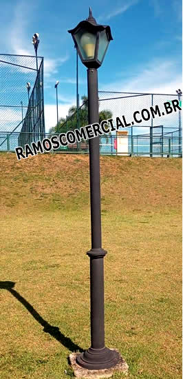 Poste de iluminação para condomínio