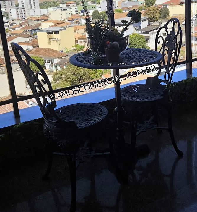 Mesinha para sacada