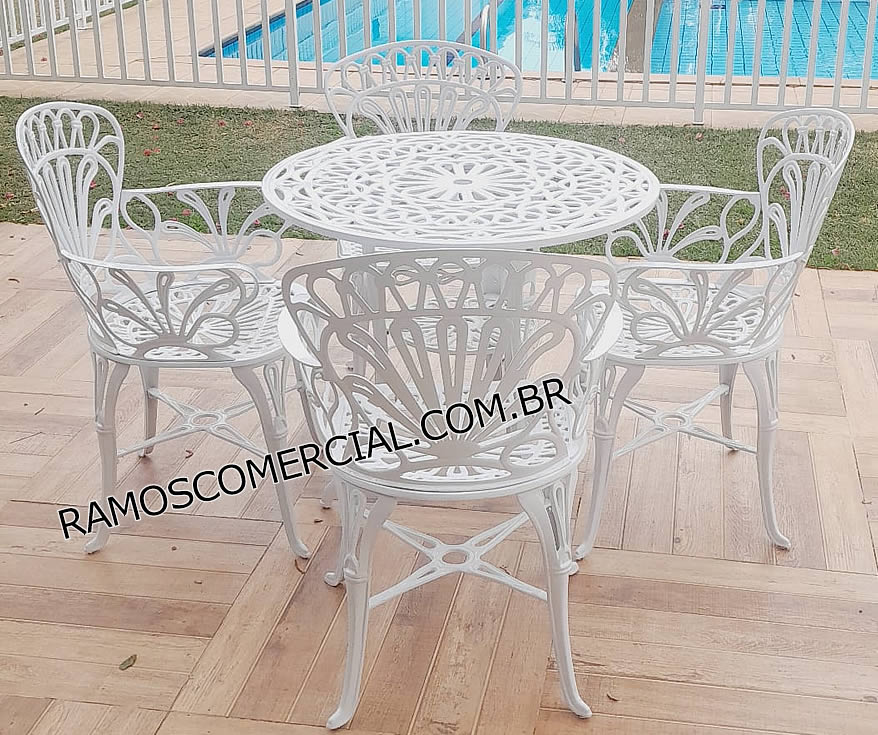 Conjunto de móveis para jardim