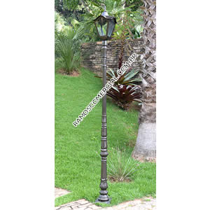 Poste de jardim colonial