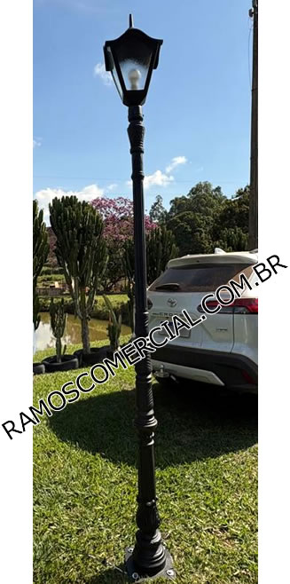 Poste de luz colonial para condomínio e área de lazer