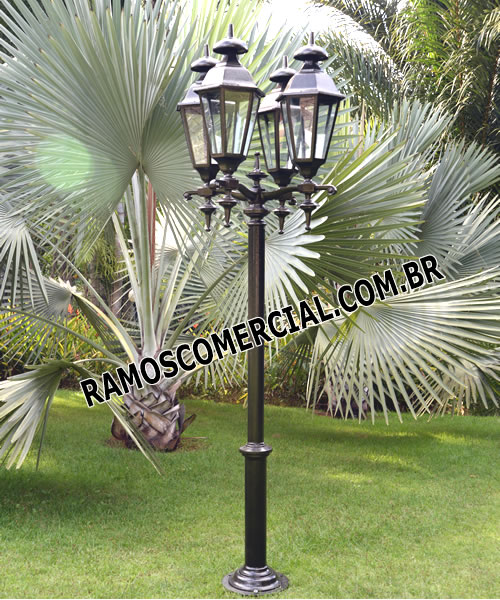 Poste de iluminação pública