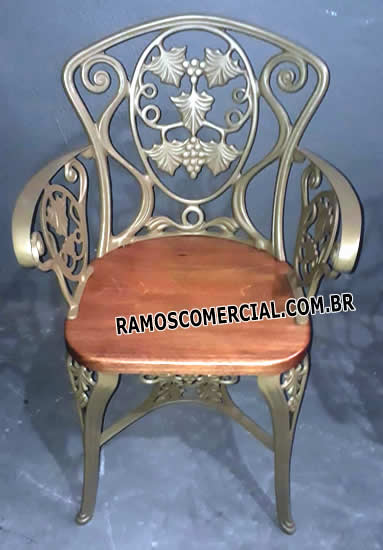 Cadeira de alumÃ­nio e madeira