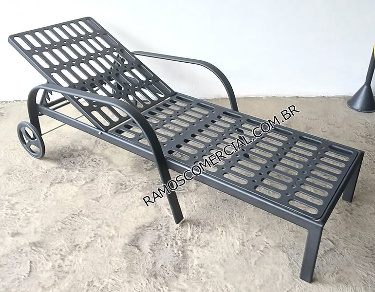 Espreguiçadeira para piscina
