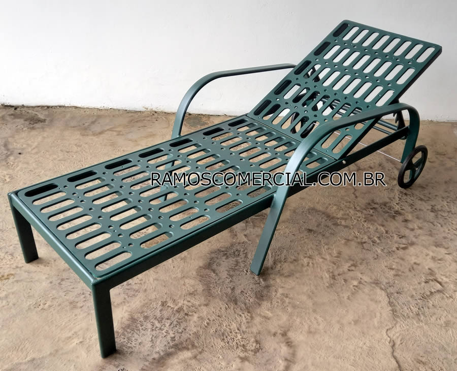 Espreguiçadeira de alumínio para piscina