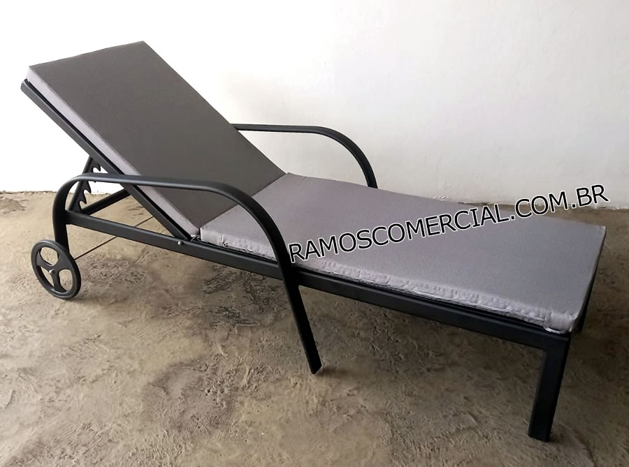 Espreguiçadeira para piscina