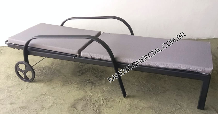 Espreguiçadeira para piscina
