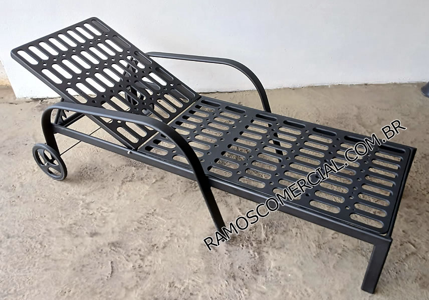Espreguiçadeira para piscina