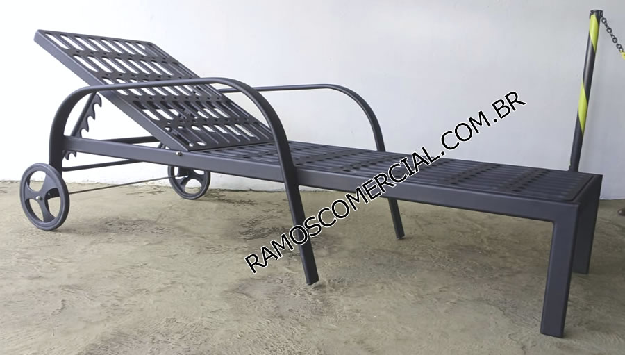 Espreguiçadeira para piscina