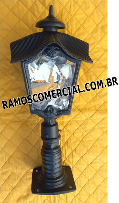 Poste balizador para jardim