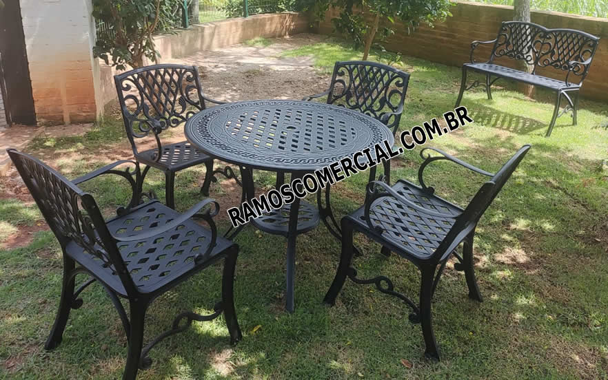 Mesa para jardim