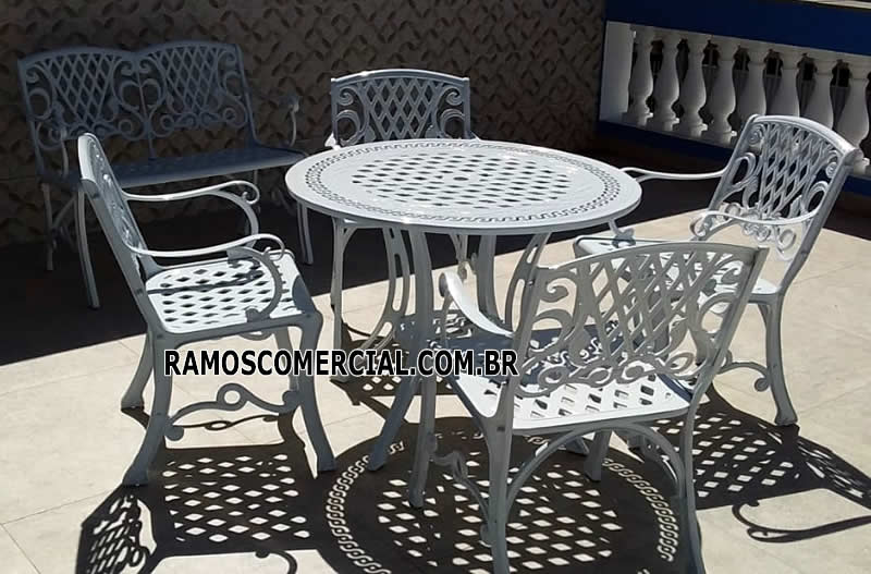 Mesa para jardim