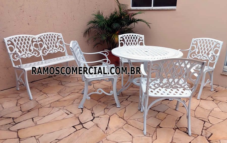 Mesa para jardim