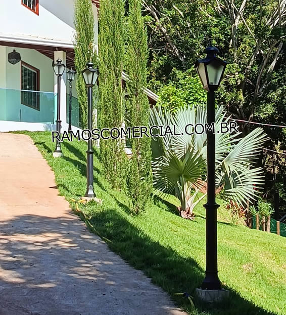 Poste de iluminação para jardim externo resistente a chuva