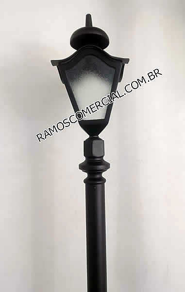 Poste de luz para jardim