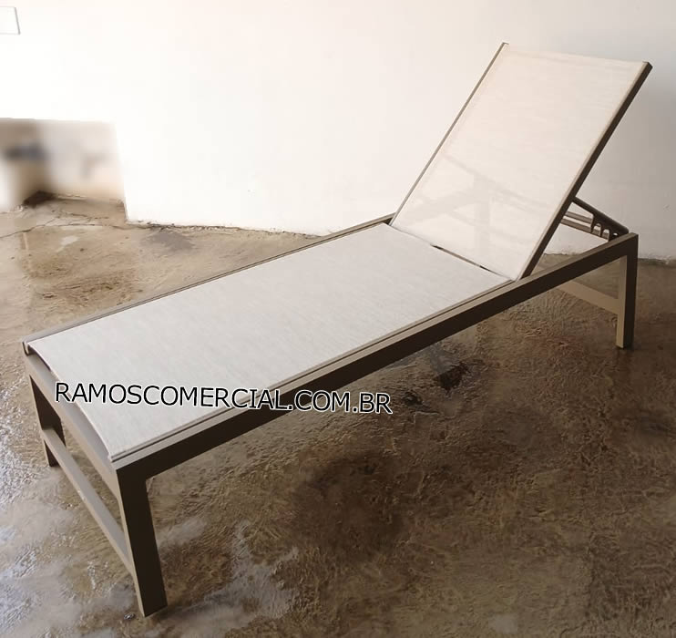 Espreguiçadeira para piscina