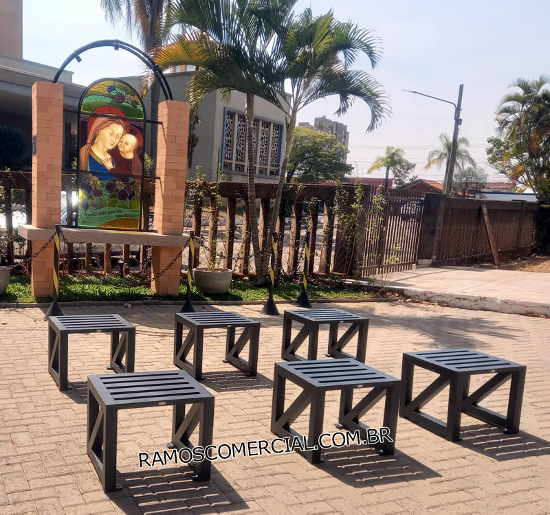 Banco de jardim sem encosto