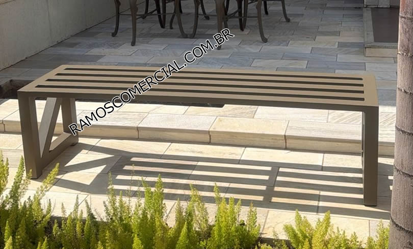 Banco de jardim sem encosto