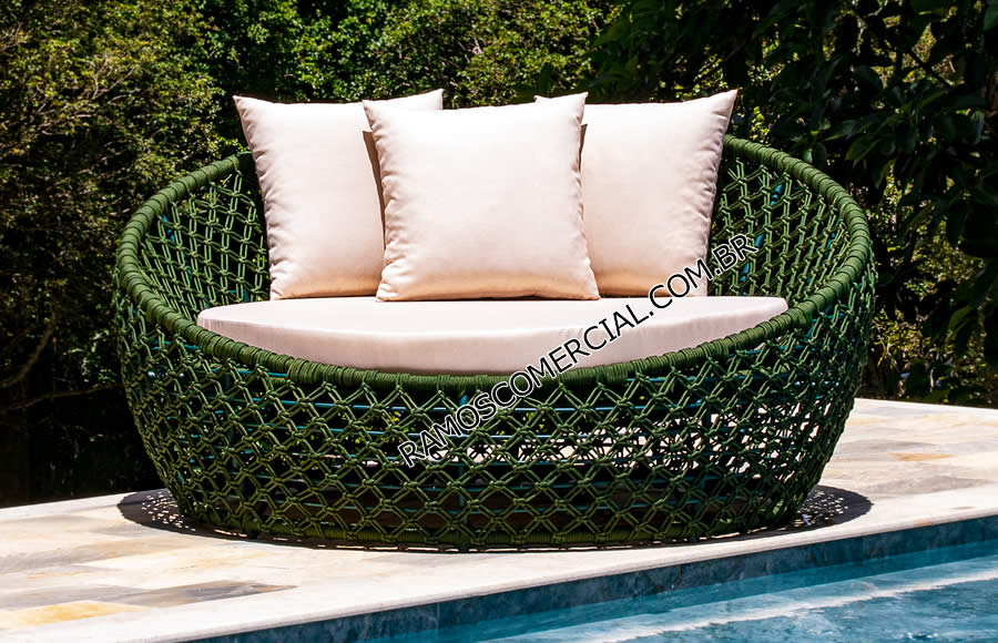 Chaise redonda de alumínio com almofadas para área externa