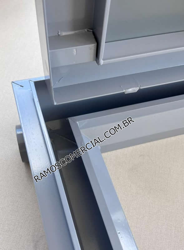 Tampa de alumínio para casa de máquinas com acabamento invisível