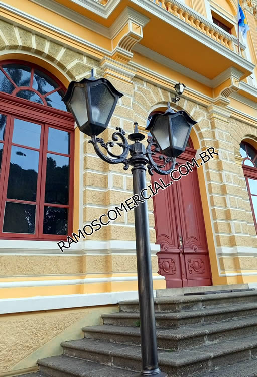 Poste decorativo jardim estilo colonial para área externa