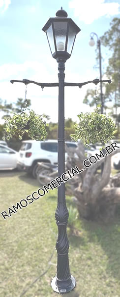 poste de jardim com suporte para vaso
