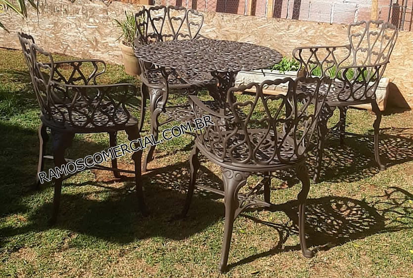 Conjunto Viena para jardim com mesa e 4 cadeiras