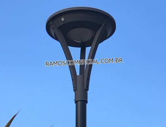 Poste de iluminação solar para praça e jardim