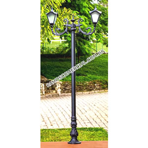 Poste De Iluminação De Praça Com 2 Luminárias Coloniais
