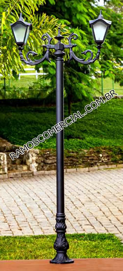 Poste de iluminação de praça com 2 luminárias