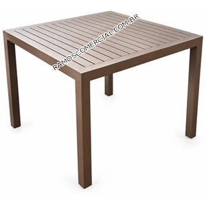 Mesa quadrada de alumínio
