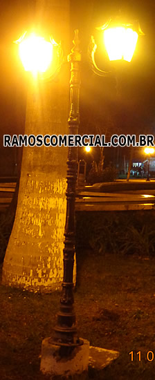 Poste de jardim
