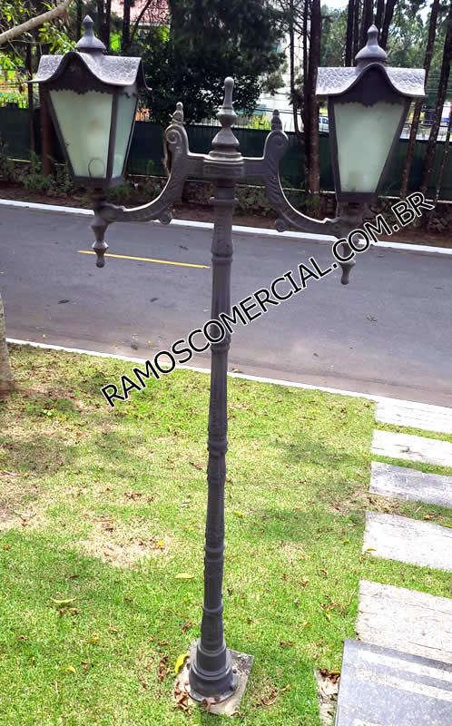 Poste de jardim