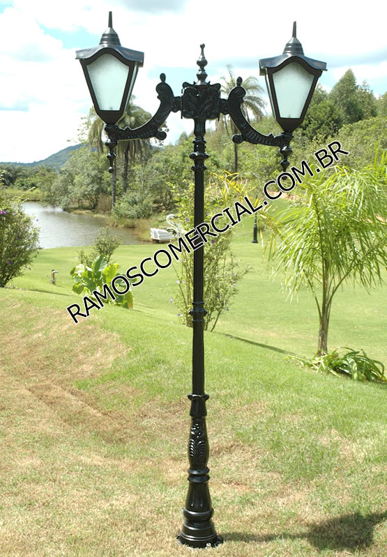Poste de jardim colonial