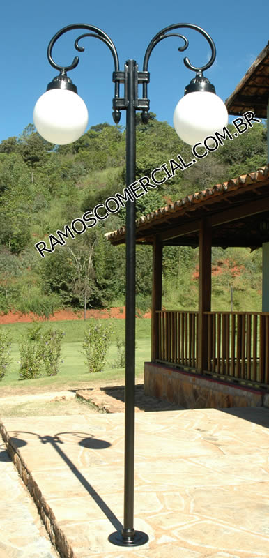 Poste de iluminação para condomínio