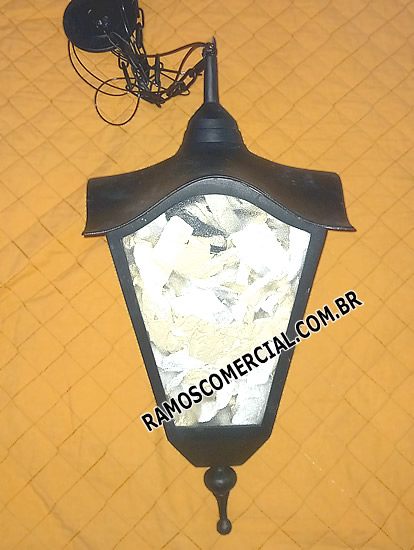 Lustre com corrente pendente