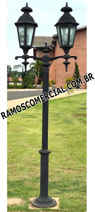 Poste de jardim colonial