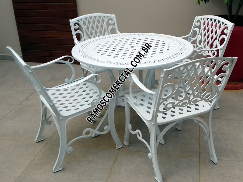 Móveis para piscina