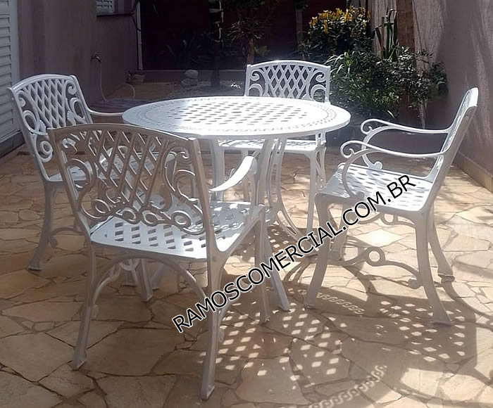 Móveis para piscina