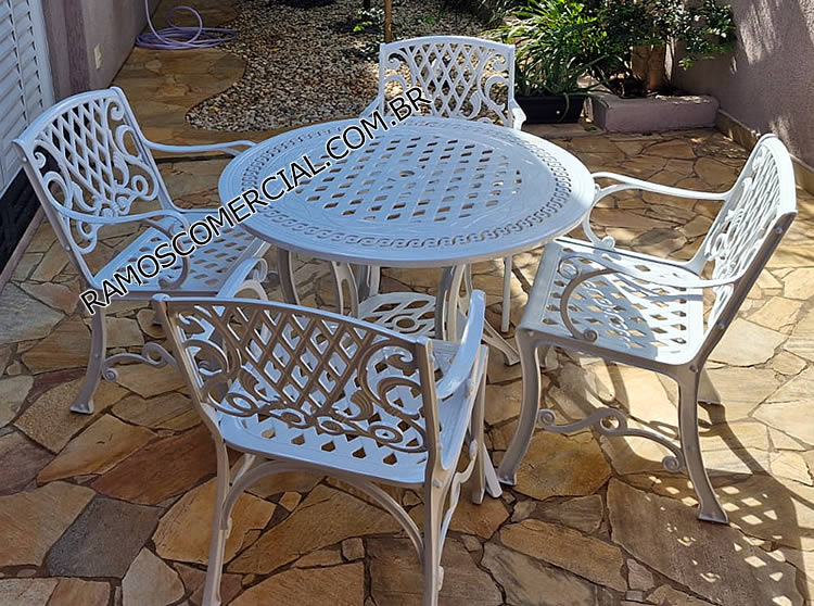 Móveis para piscina