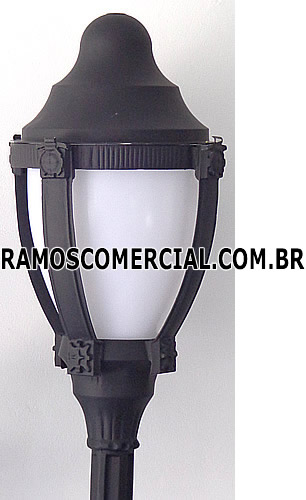 Poste de luz para jardim colonial