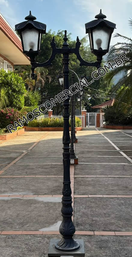 Poste de jardim