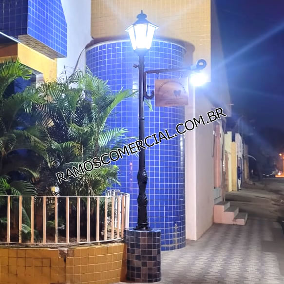 Poste para placa de loja